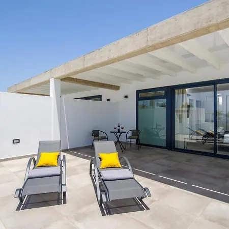 Andrea Del Mar By Villa