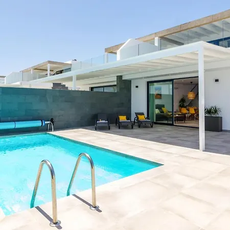 Andrea Del Mar By بْوُرتو كاليرو