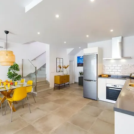 فيلة Andrea Del Mar By *